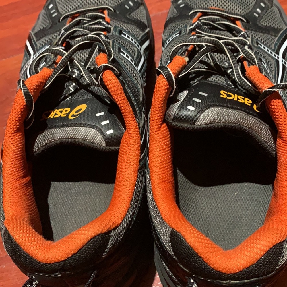 ASIC Shoes - Picture 5 of 6